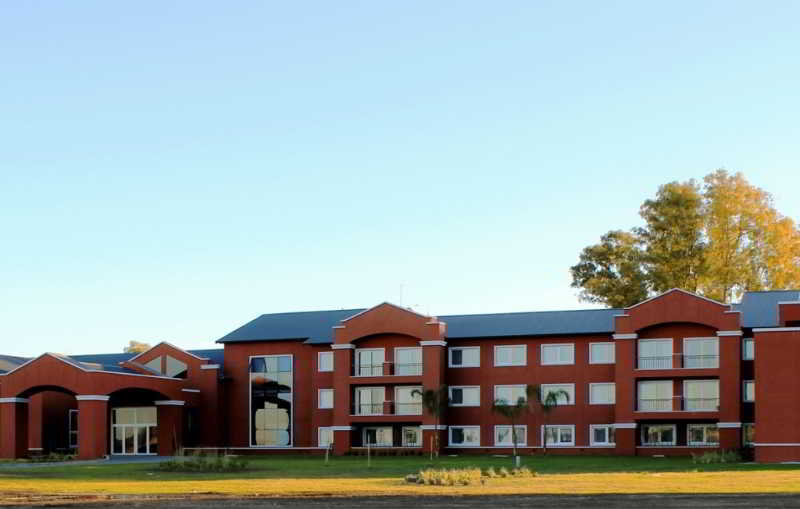 Howard Johnson Hotel & Convention Center Ezeiza (1)