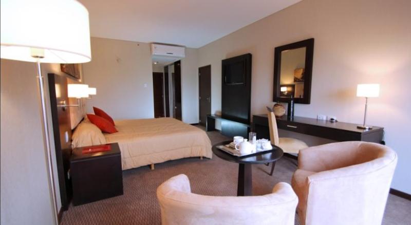 Howard Johnson Hotel & Convention Center Ezeiza (8)