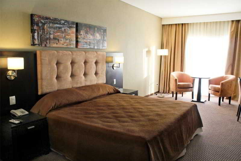 Howard Johnson Hotel & Convention Center Ezeiza (14)