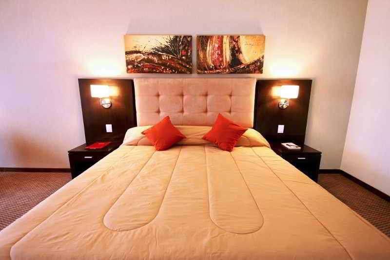 Howard Johnson Hotel & Convention Center Ezeiza (15)