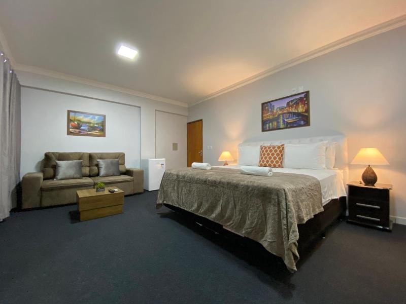 Quarto Luxo Silver (1)