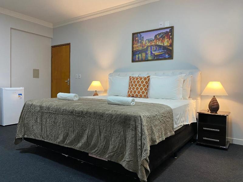 Quarto Luxo Silver (6)