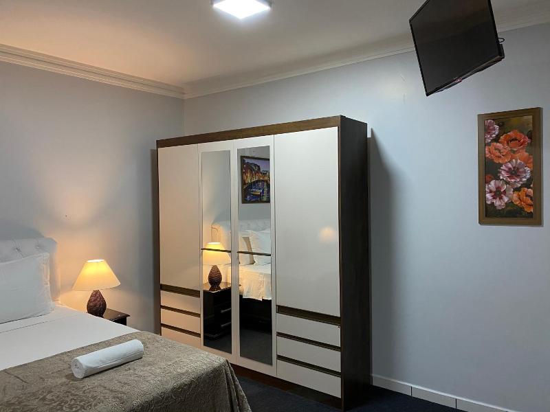 Quarto Luxo Silver (8)