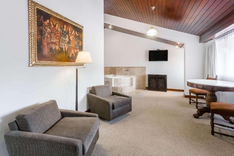 Costa del Sol Ramada Cusco (12)