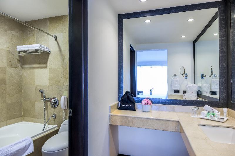 NH Collection Royal Quito (15)