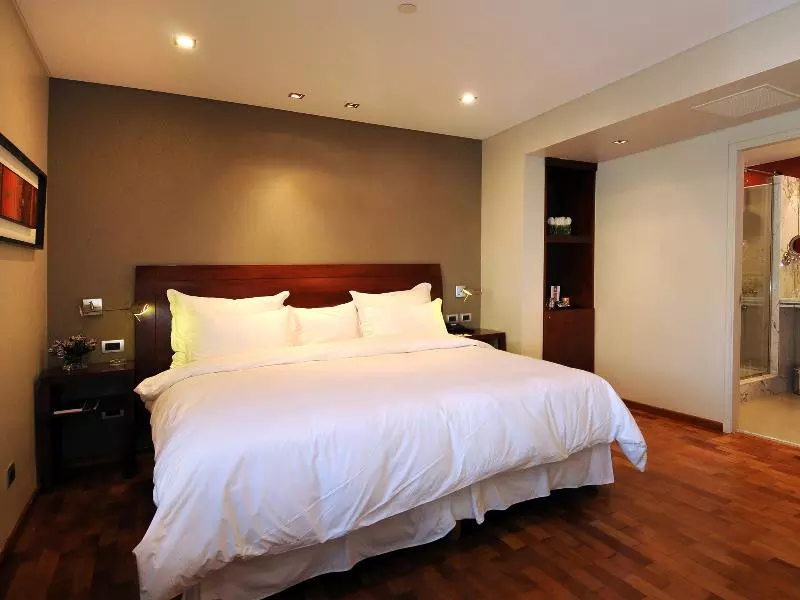 Windsor Hotel & Tower