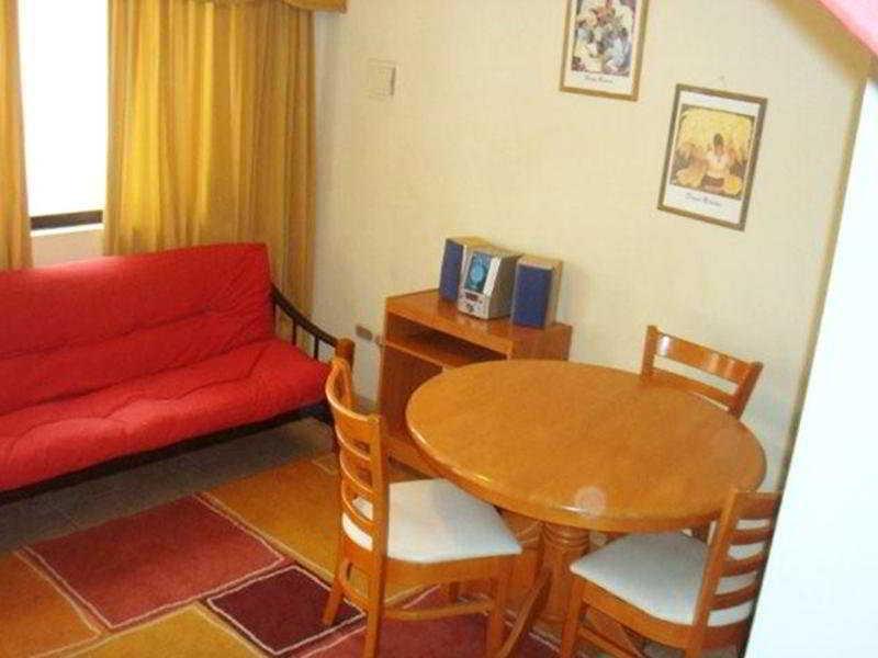 RQ Condell Apart Hotel (1)