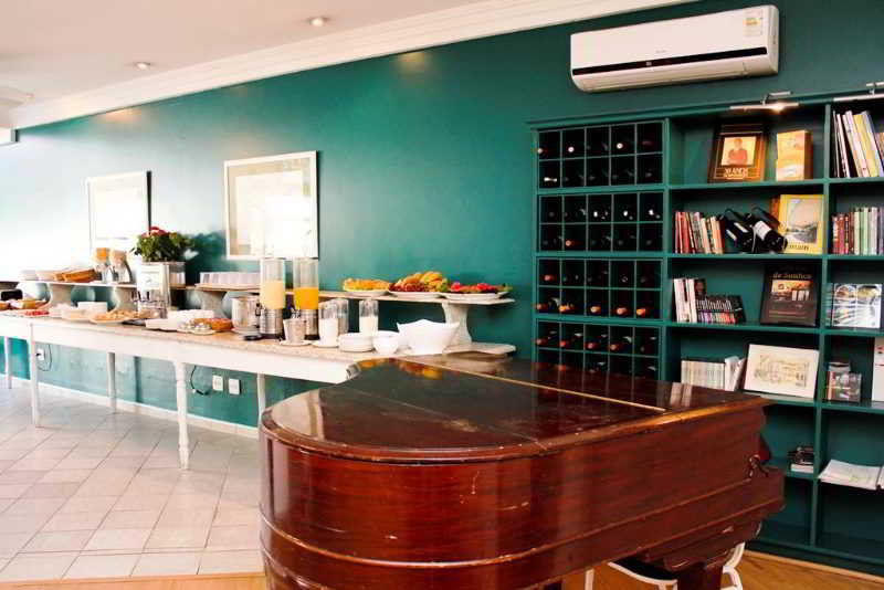 Vitoria Residence Newport (1)
