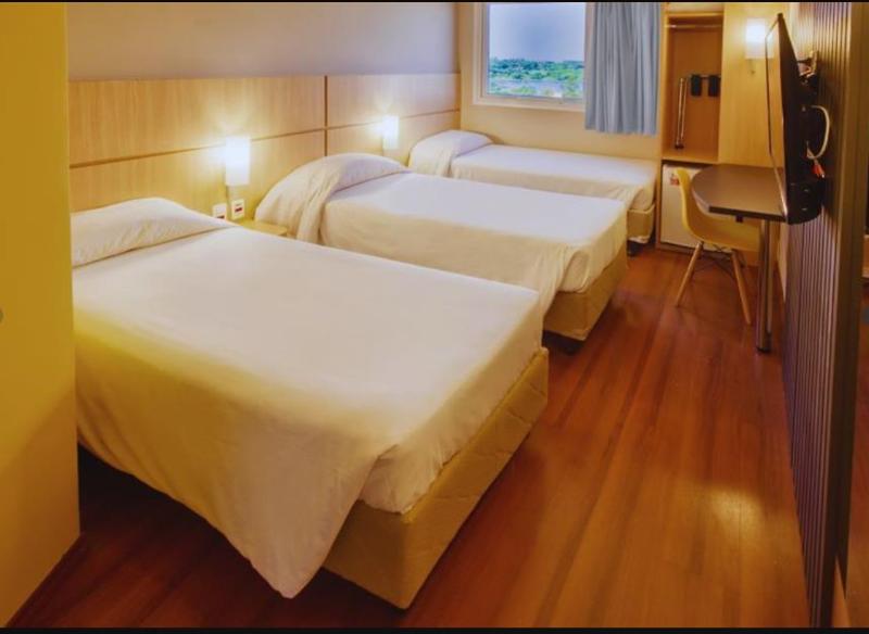 ibis Dourados (2)
