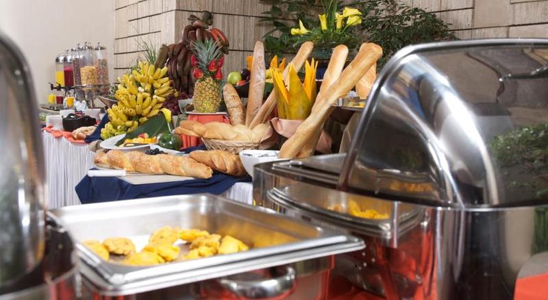 Akros by BlueBay (1)