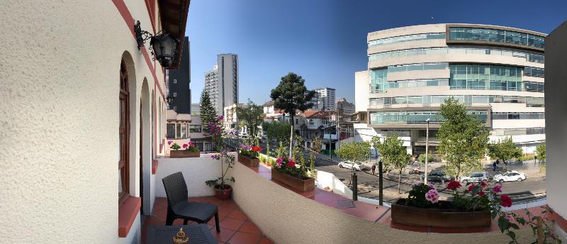 Cruz Loma Hotel