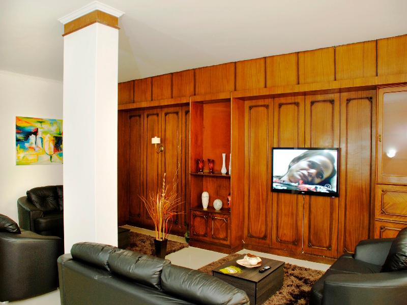 Turrance White Hotel