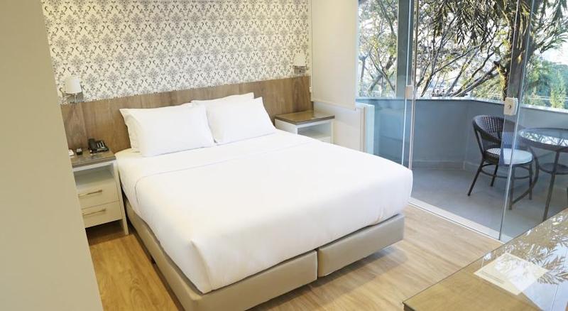 Sant Martre Suites Boutique Hotel (3)