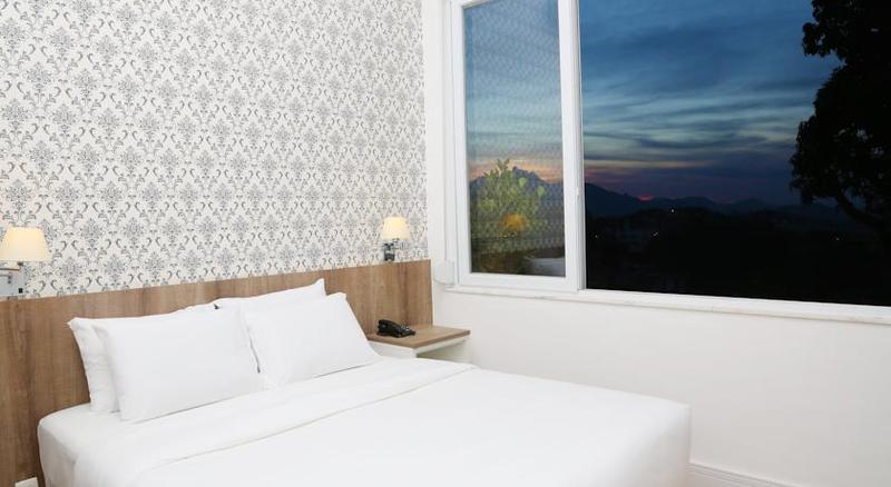 Sant Martre Suites Boutique Hotel (20)