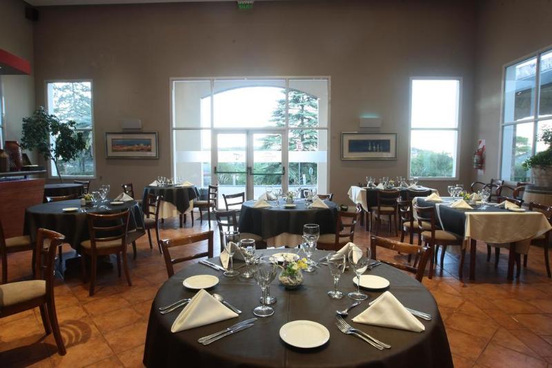 Howard Johnson Hotel Rio Ceballos (2)