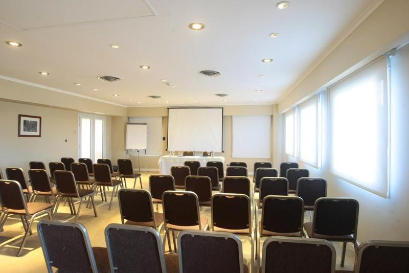 Howard Johnson Hotel Rio Ceballos (5)