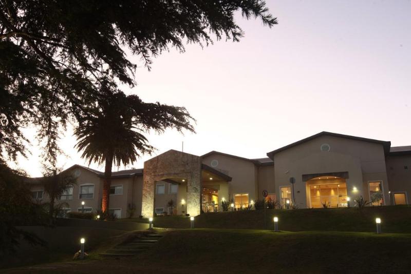 Howard Johnson Hotel Rio Ceballos (6)