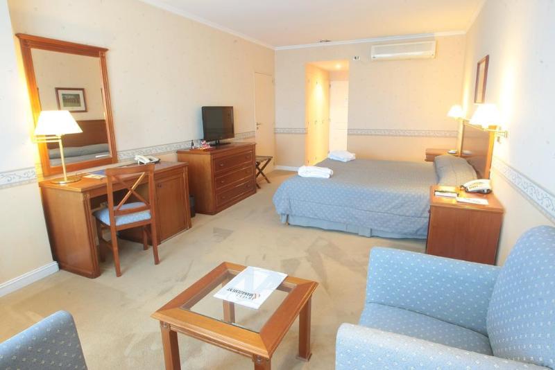 Howard Johnson Hotel Rio Ceballos (9)