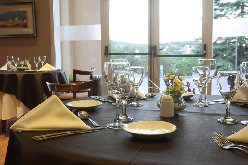 Howard Johnson Hotel Rio Ceballos (13)