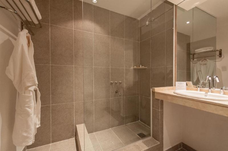 Howard Johnson Hotel And Convention Center Madaria