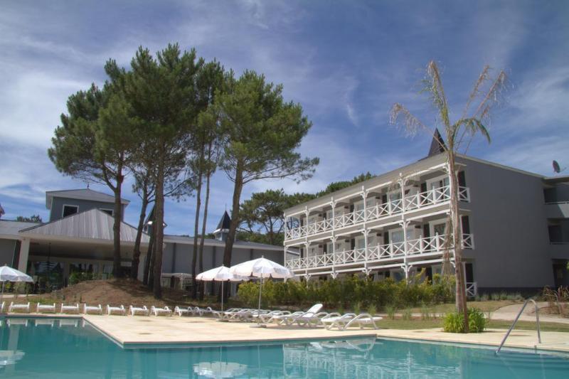 Howard Johnson Hotel and Convention Center Madaria (12)