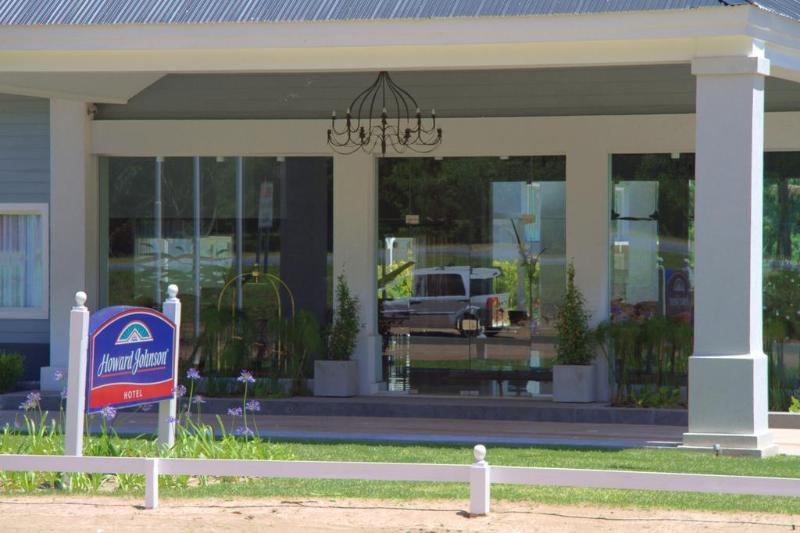 Howard Johnson Hotel and Convention Center Madaria (15)