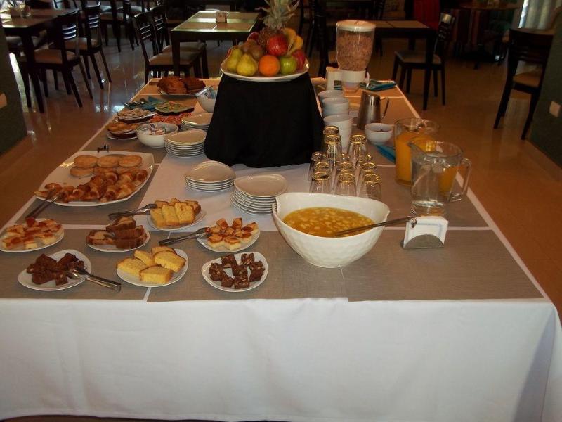 Howard Johnson Yerba Buena (7)