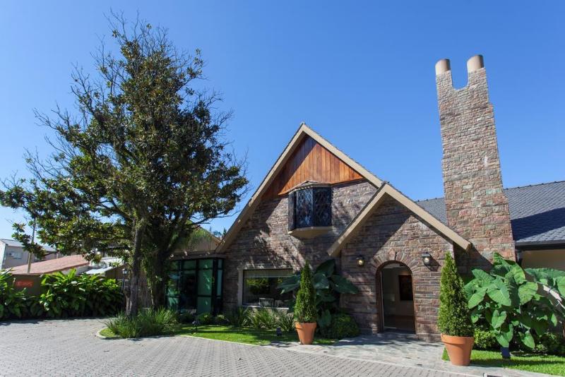 Howard Johnson Yerba Buena (15)