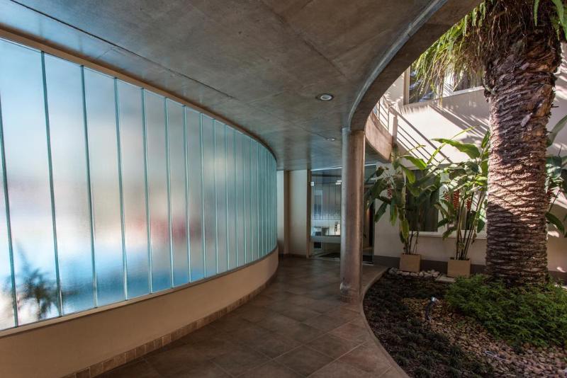 Howard Johnson Yerba Buena (17)