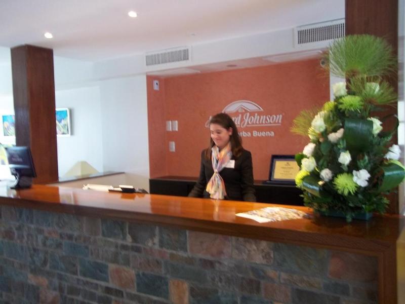 Howard Johnson Yerba Buena (19)