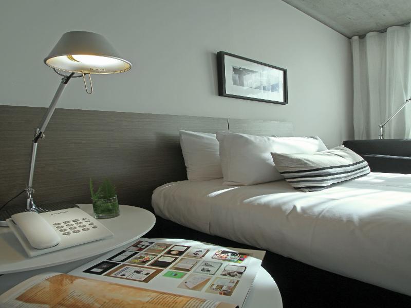 Anselmo Buenos Aires, Curio A Collection by Hilton (8)