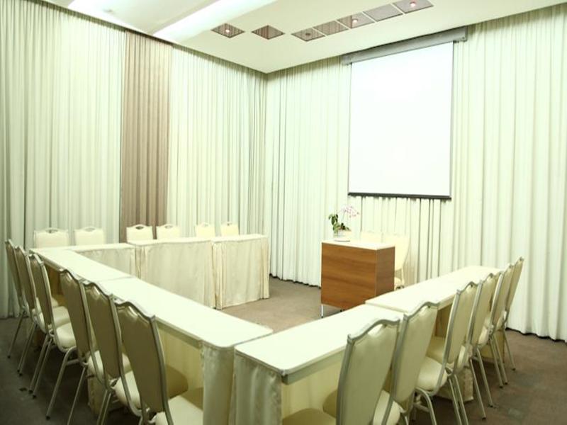Compacto Hotel Alphaville Campinas By Samba (17)