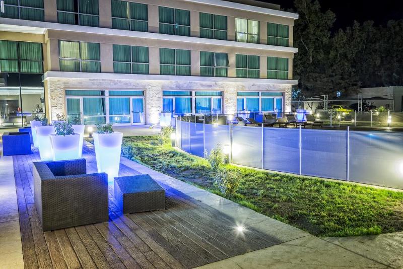 Howard Johnson Neuquen (1)