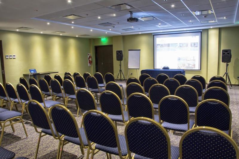 Howard Johnson Neuquen (8)