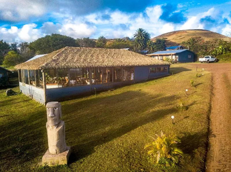 Hotel & Cabañas Henua Iti