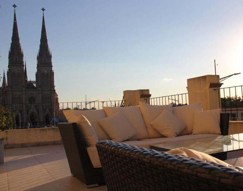 Real Hotel Lujan (1)