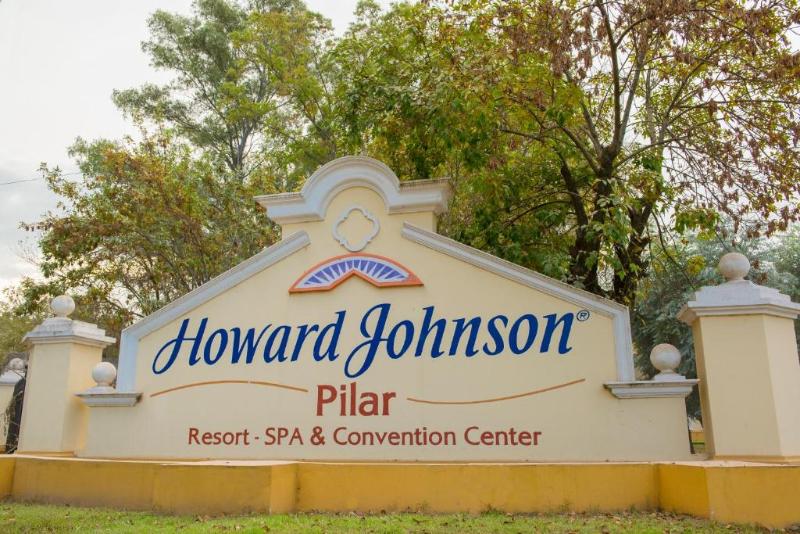 Howard Johnson Resort Pilar (1)