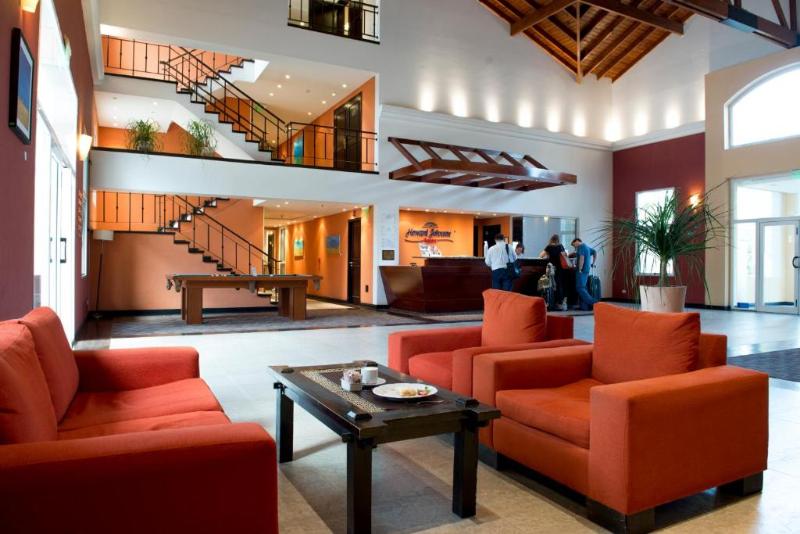 Howard Johnson Resort Pilar (8)