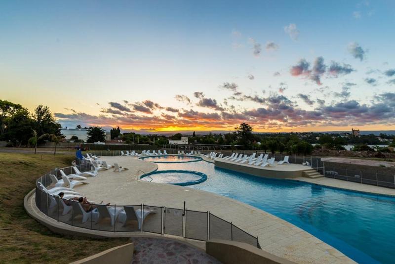 Howard Johnson Villa Carlos Paz (17)