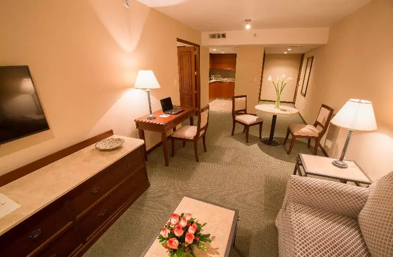 Los Tallanes Hotel & Suites
