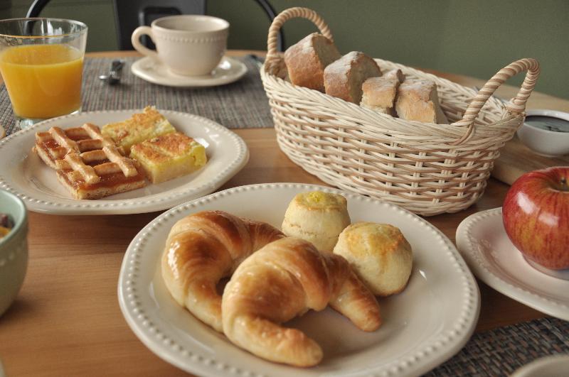 HOSTERIA VERDE MORADA (13)