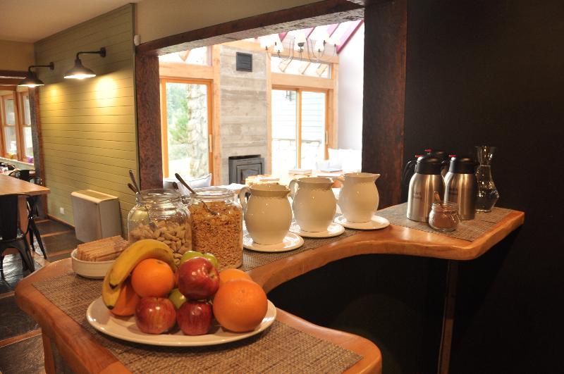 HOSTERIA VERDE MORADA (14)