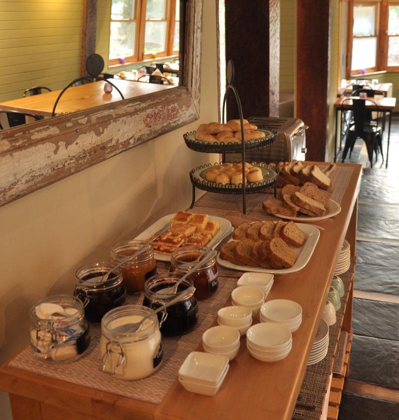 HOSTERIA VERDE MORADA (17)