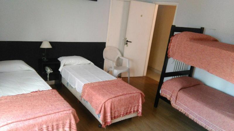 2411 PETIT HOTEL (3)