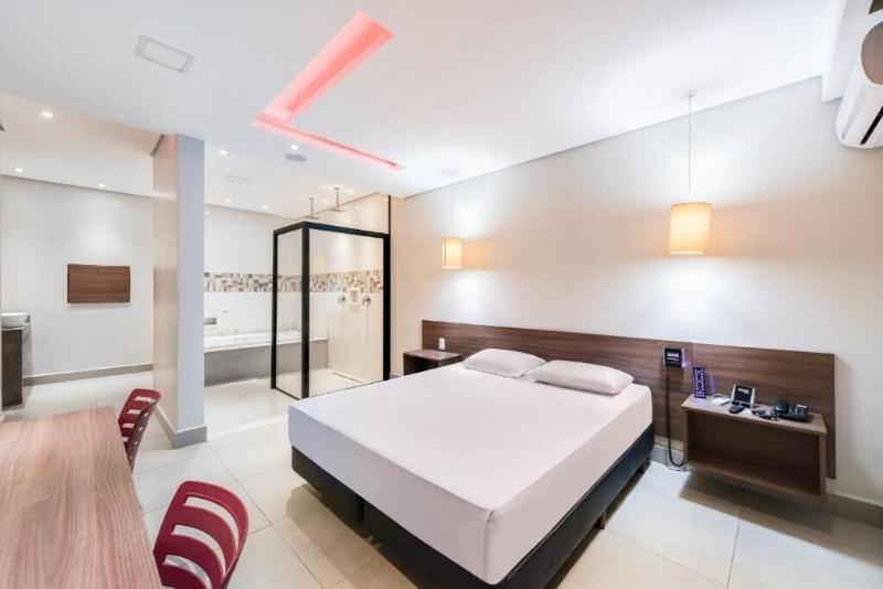 Plaza Motel - Adults Only (11)