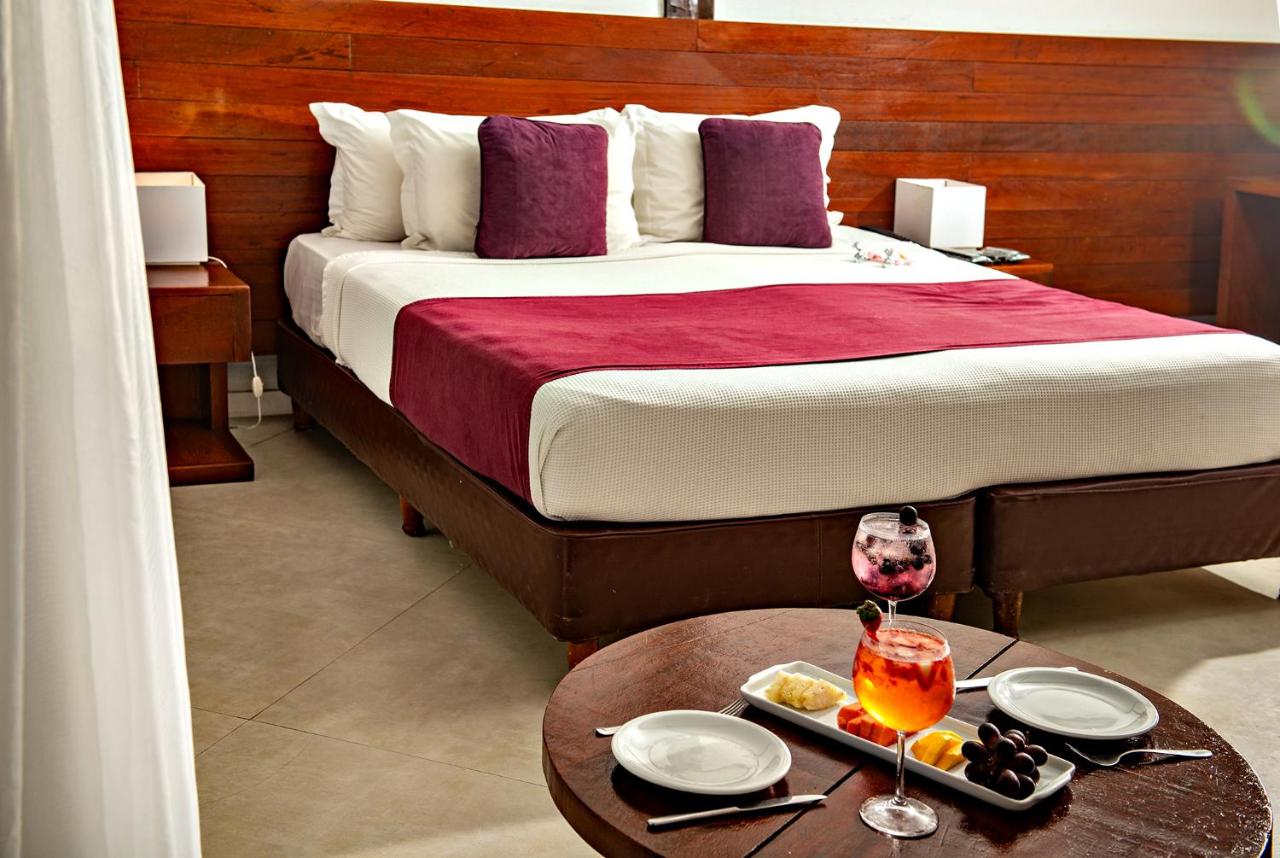 Rochester Serena Buzios (22)