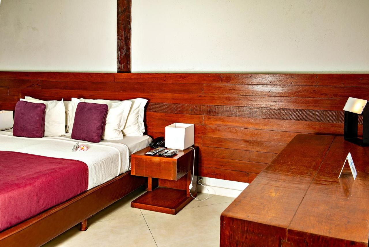 Rochester Serena Buzios (24)