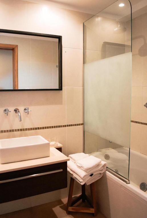 Las Bayas Home Suites (8)