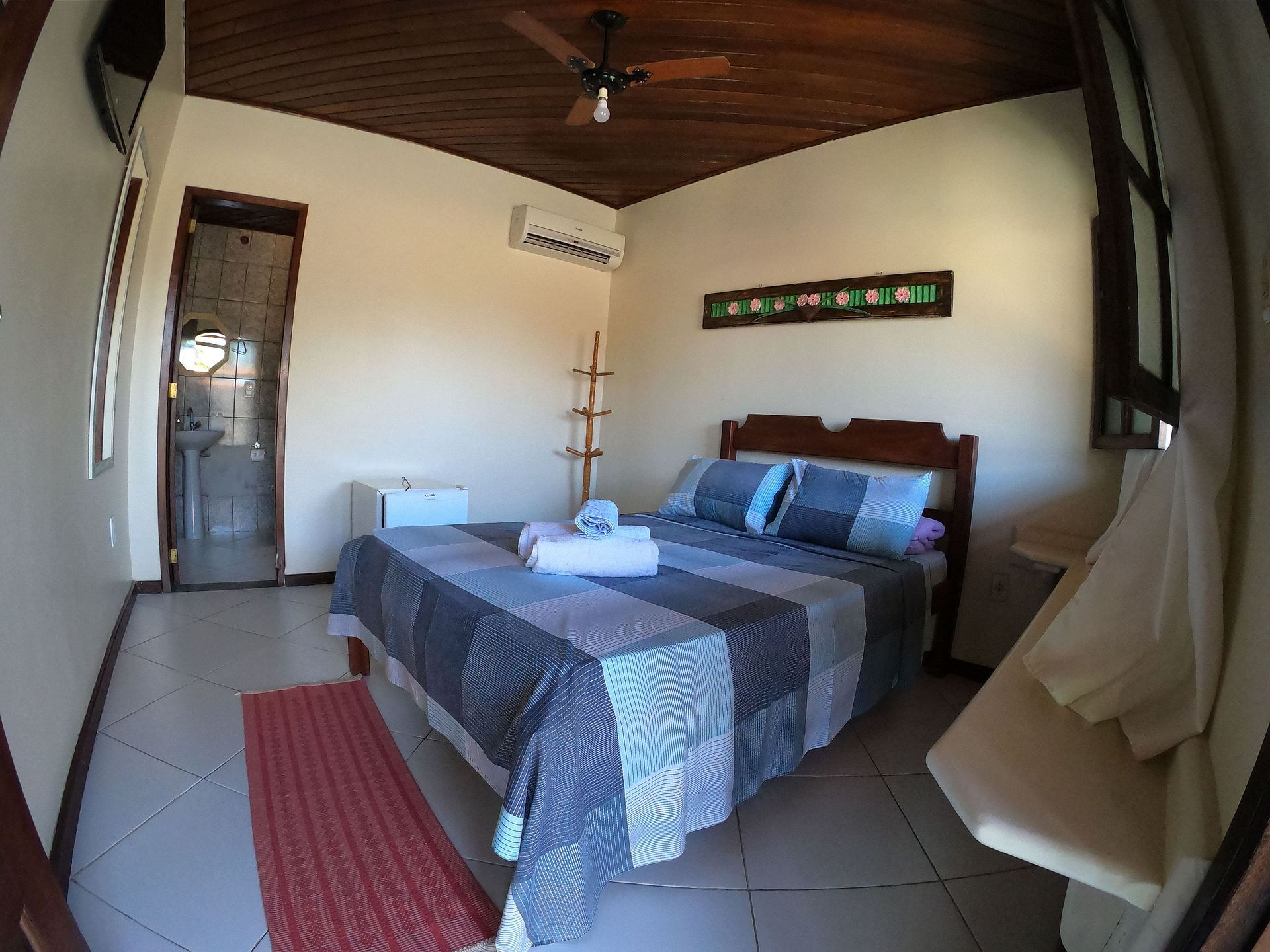 QUARTO PARA DUAS PESSOAS NO CENTRO DA VILA (2)