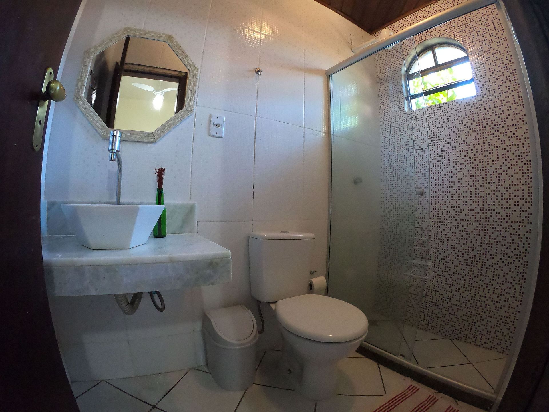 QUARTO PARA DUAS PESSOAS NO CENTRO DA VILA (4)